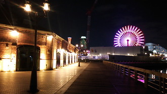 ハーバーウォークから眺める神戸のライトアップ