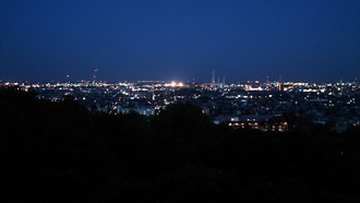 四日市市の垂坂公園からの夜景（スマホ三脚使用）